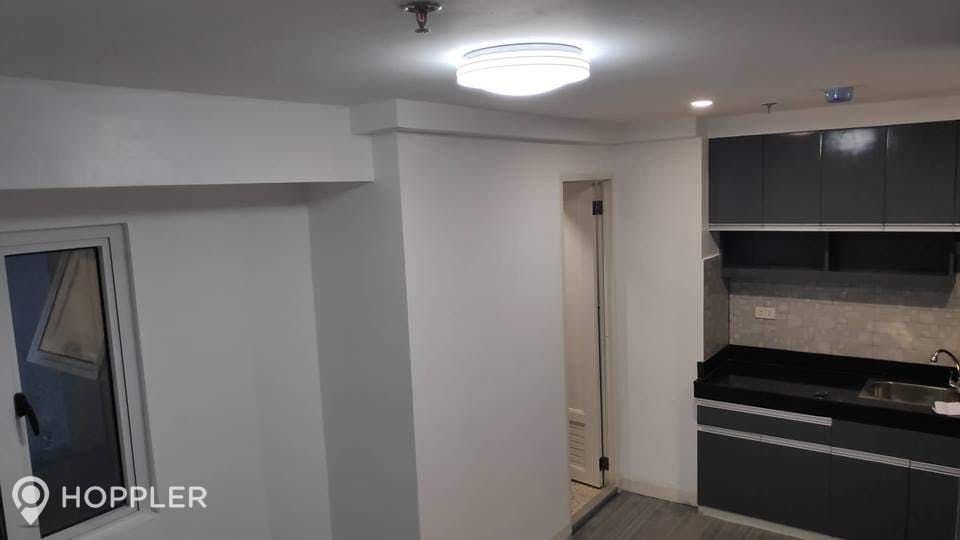 "2BR Condo for Rent in Victoria Towers, South Triangle, Quezon City"06
