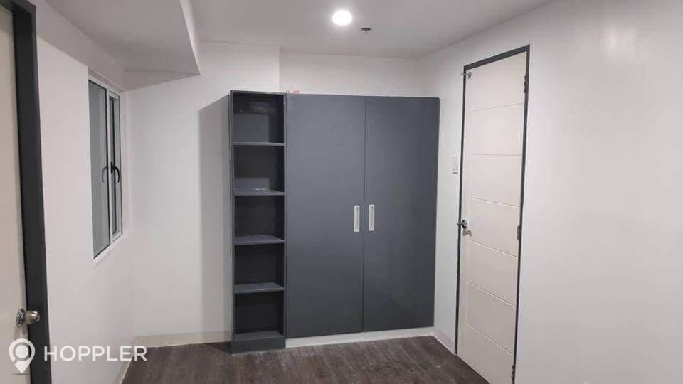 "2BR Condo for Rent in Victoria Towers, South Triangle, Quezon City"08