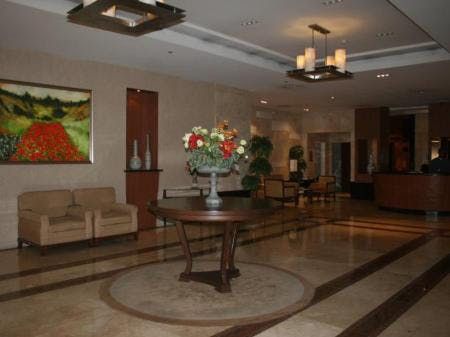 "Studio Condo for Rent in Greenbelt Radissons, Legazpi Village, Makati"04
