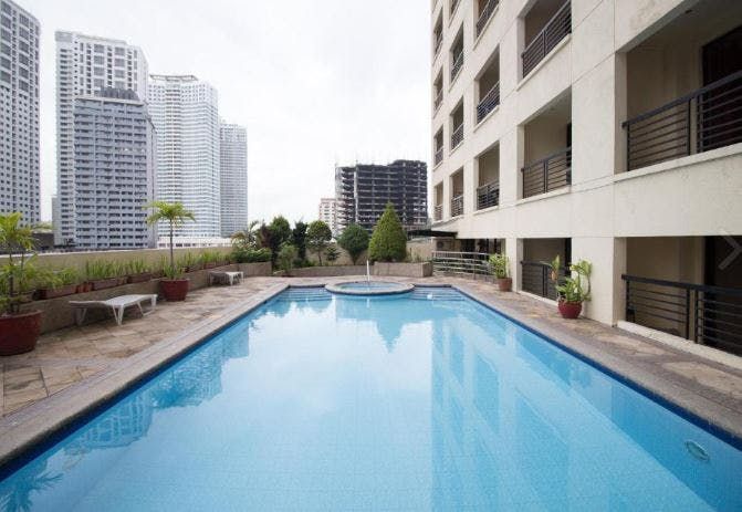 "Studio Condo for Rent in Greenbelt Radissons, Legazpi Village, Makati"07