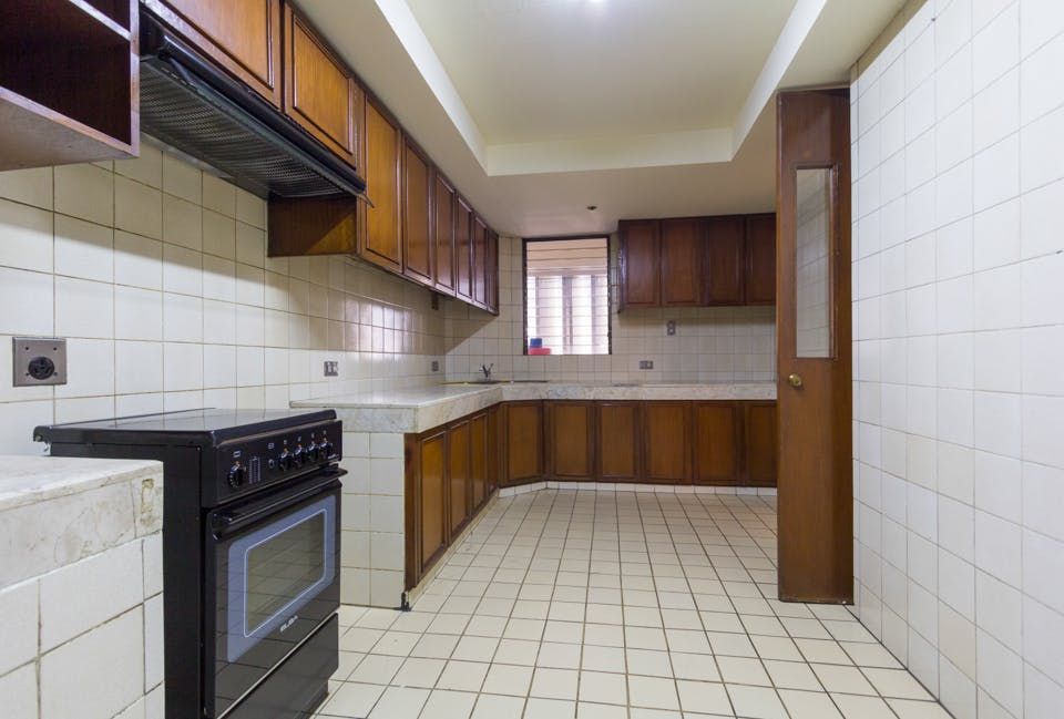 "3BR Condo for Rent in The Ritz Towers, Urdaneta, Makati"04