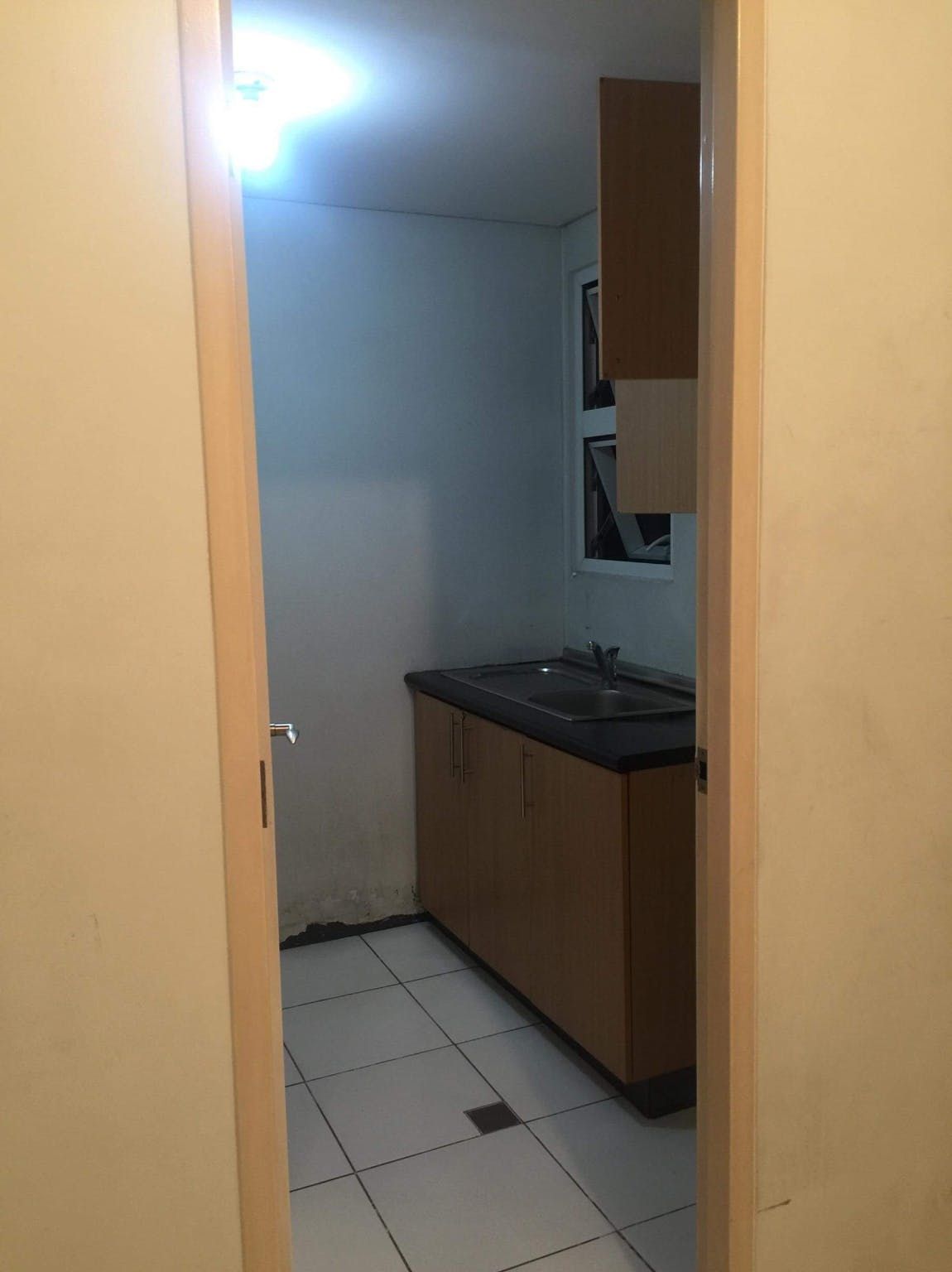 "Studio Condo for Rent in Three Central, Salcedo Village, Makati"03