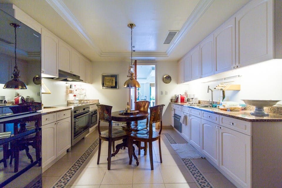 "3BR Condo for Rent in Rizal Tower, Rockwell Center, Makati"08