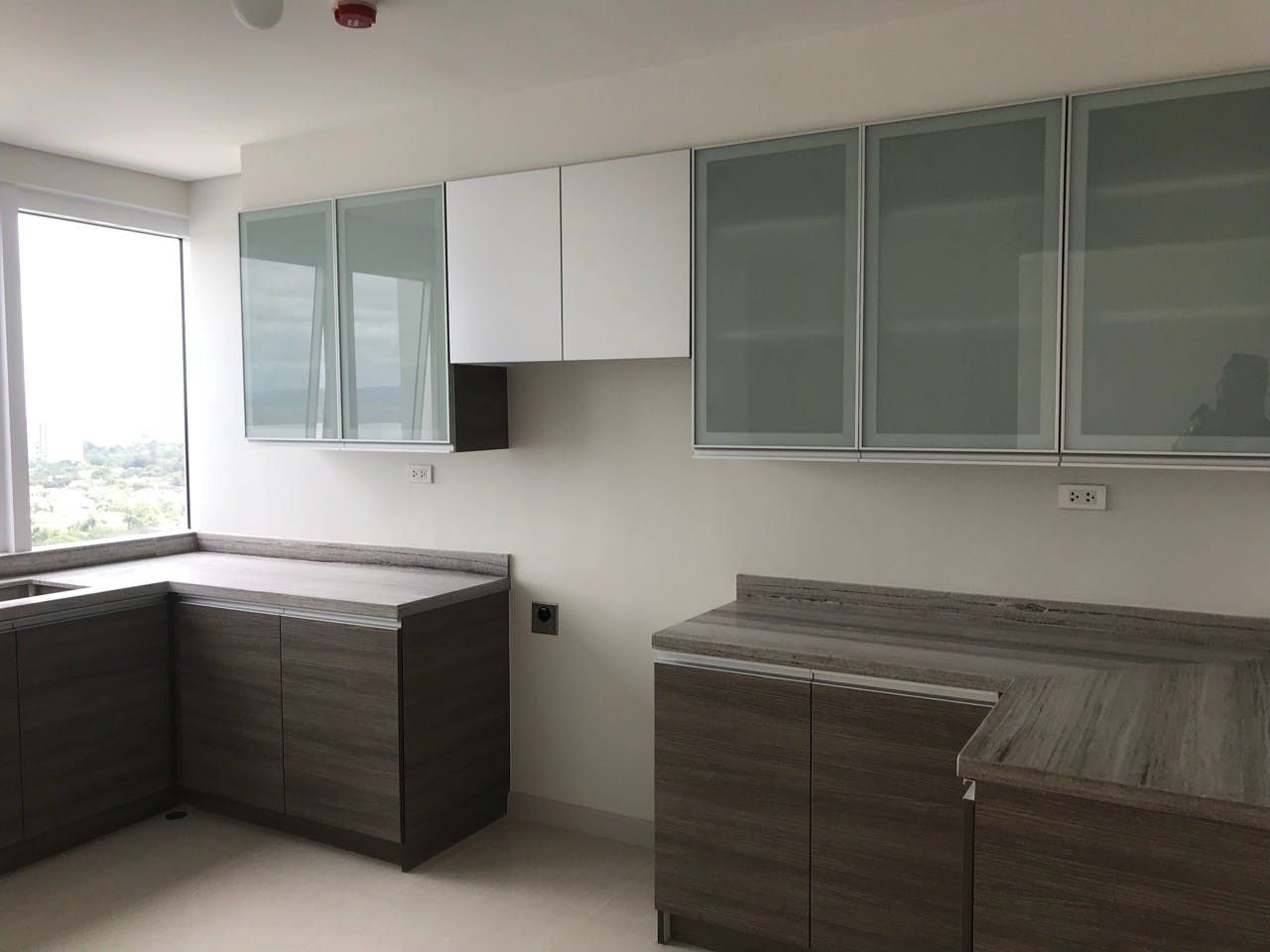 "3BR Condo for Rent in Sonria, Madrigal Business Park, Muntinlupa"04