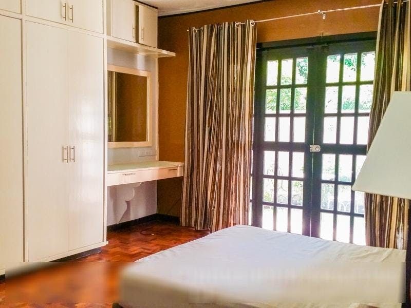 "2BR Condo for Rent in , San Lorenzo Village, Makati"10