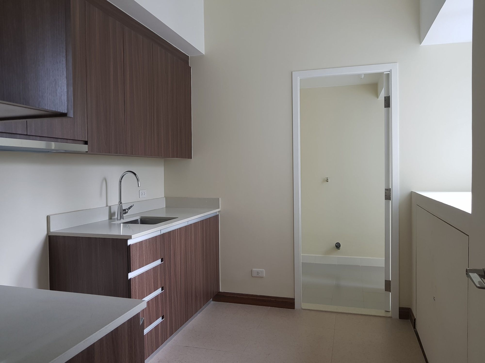 2BR Condo for Rent06